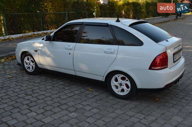 Хэтчбек ВАЗ / Lada 2172 Priora 2012 в Черновцах фото 4 Хэтчбек ВАЗ / Lada 2172 Priora 2012 в Черновцах