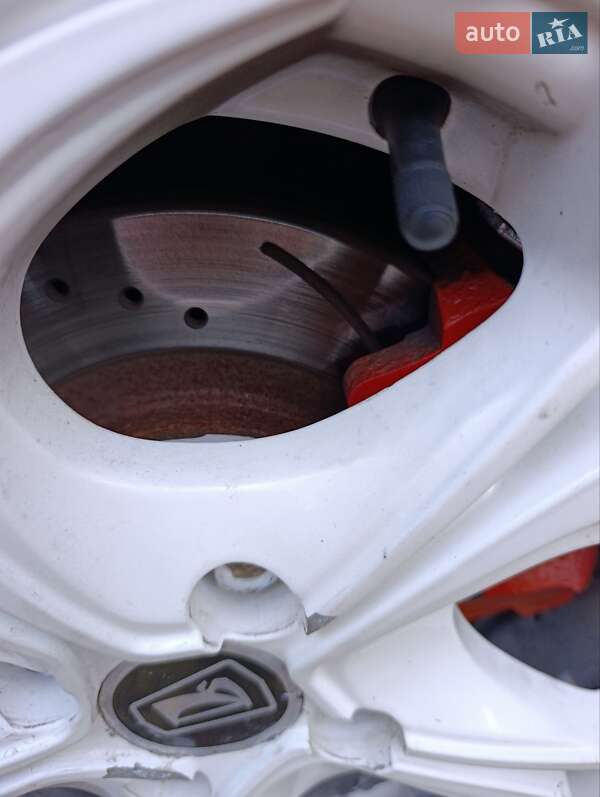 Хэтчбек ВАЗ / Lada 2172 Priora 2012 в Черновцах фото 18 Хэтчбек ВАЗ / Lada 2172 Priora 2012 в Черновцах
