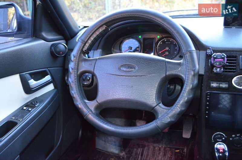 Хэтчбек ВАЗ / Lada 2172 Priora 2012 в Черновцах фото 28 Хэтчбек ВАЗ / Lada 2172 Priora 2012 в Черновцах