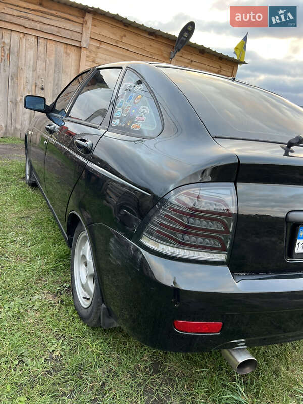 Хэтчбек ВАЗ / Lada 2172 Priora 2008 в Киеве фото 6 Хэтчбек ВАЗ / Lada 2172 Priora 2008 в Киеве