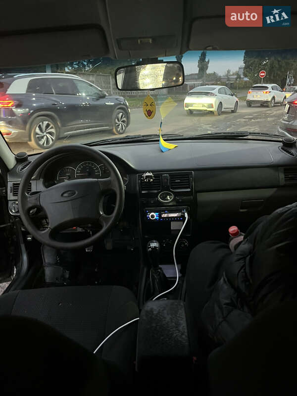 Хетчбек ВАЗ / Lada 2172 Priora 2008 в Києві фото 14 Хетчбек ВАЗ / Lada 2172 Priora 2008 в Києві