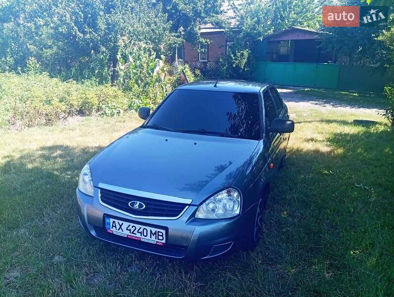 Хетчбек ВАЗ 2172 Priora 2013 в 
