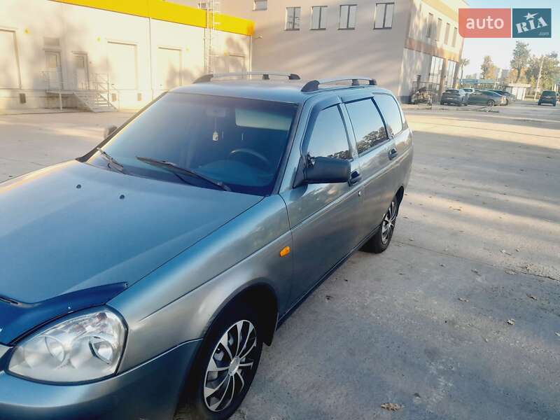 Хэтчбек ВАЗ / Lada 2172 Priora 2010 в Кривом Озере фото 3 Хэтчбек ВАЗ / Lada 2172 Priora 2010 в Кривом Озере