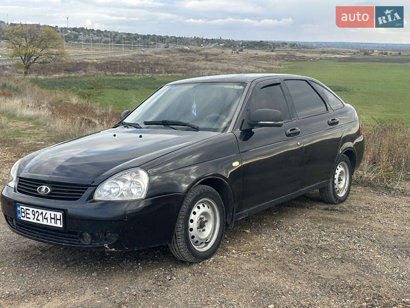 Хэтчбек ВАЗ / Lada 2172 Priora 2008 в Новой Одессе фото 4 Хэтчбек ВАЗ / Lada 2172 Priora 2008 в Новой Одессе
