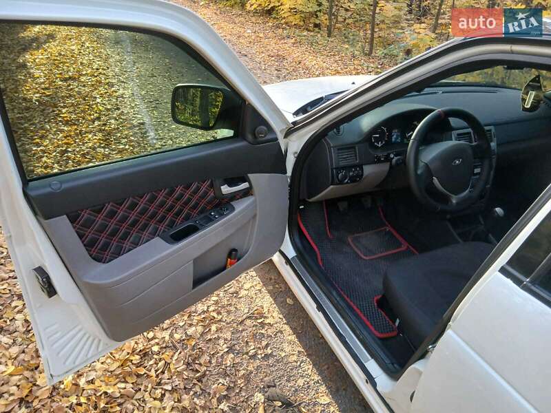 Хэтчбек ВАЗ / Lada 2172 Priora 2013 в Днепре фото 5 Хэтчбек ВАЗ / Lada 2172 Priora 2013 в Днепре