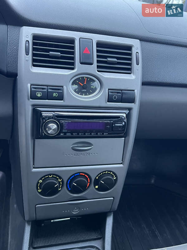 Хетчбек ВАЗ / Lada 2172 Priora 2008 в Здолбуніві фото 27 Хетчбек ВАЗ / Lada 2172 Priora 2008 в Здолбуніві