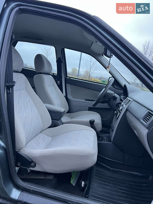 Хетчбек ВАЗ / Lada 2172 Priora 2008 в Здолбуніві фото 37 Хетчбек ВАЗ / Lada 2172 Priora 2008 в Здолбуніві