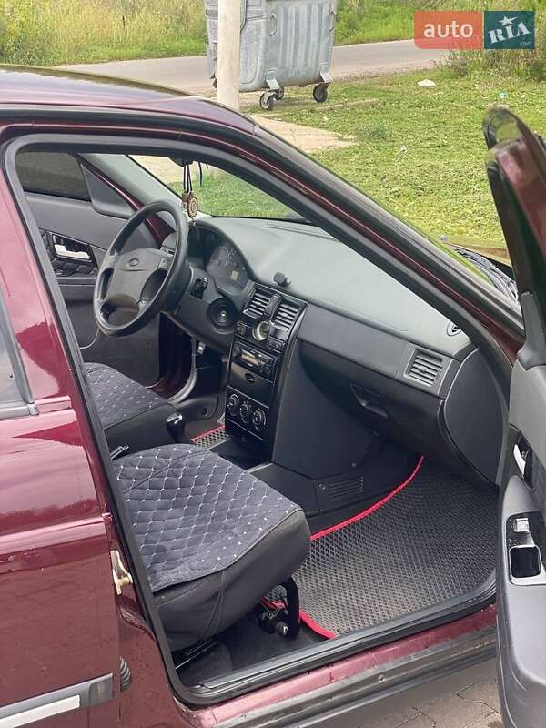 Хэтчбек ВАЗ / Lada 2172 Priora 2008 в Каменец-Подольском