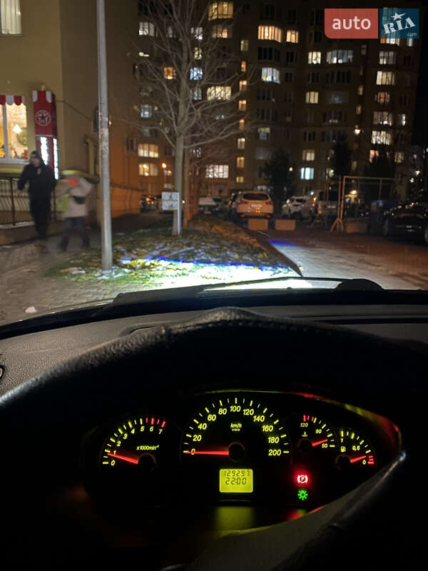 Хэтчбек ВАЗ / Lada 2172 Priora 2010 в Софиевской Борщаговке фото 6 Хэтчбек ВАЗ / Lada 2172 Priora 2010 в Софиевской Борщаговке