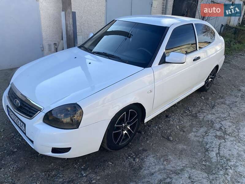 Хэтчбек ВАЗ / Lada 2172 Priora 2010 в Запорожье фото 5 Хэтчбек ВАЗ / Lada 2172 Priora 2010 в Запорожье