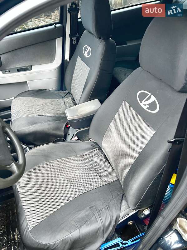 Хэтчбек ВАЗ / Lada 2172 Priora 2008 в Локачах фото 11 Хэтчбек ВАЗ / Lada 2172 Priora 2008 в Локачах