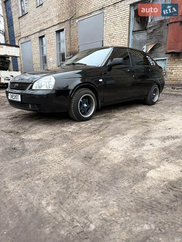 Хэтчбек ВАЗ / Lada 2172 Priora 2008 в Ирпене