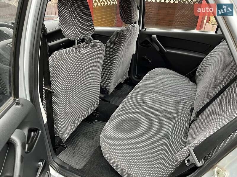 Седан ВАЗ / Lada 2190 Granta 2013 в Черкассах