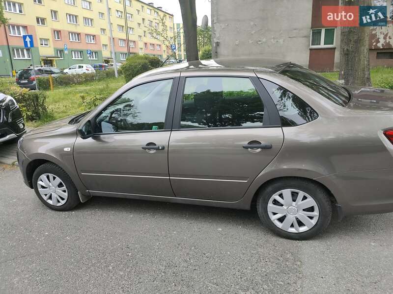 Седан ВАЗ / Lada 2190 Granta 2021 в Харькове