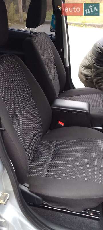 Седан ВАЗ / Lada 2190 Granta 2013 в Харькове фото 26 Седан ВАЗ / Lada 2190 Granta 2013 в Харькове