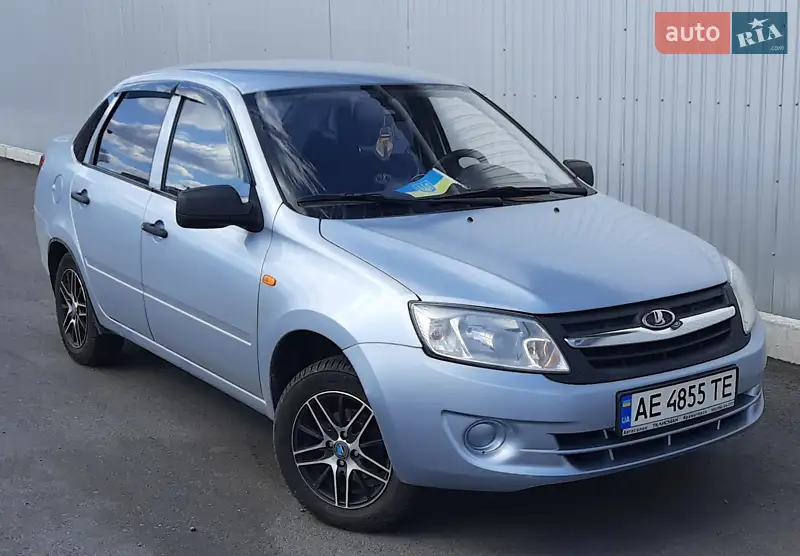 ВАЗ / Lada 2190 Granta 2012