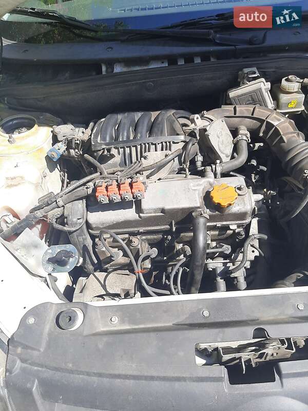 Седан ВАЗ / Lada 2190 Granta 2015 в Остроге