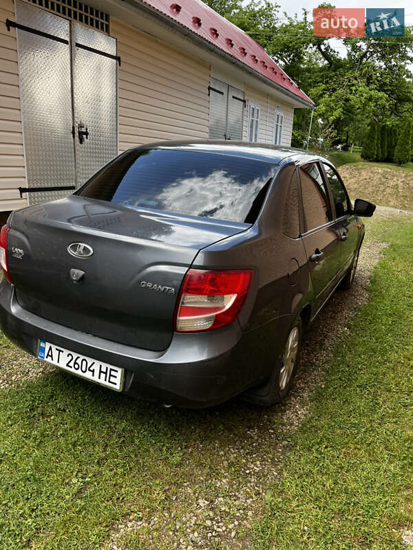 Седан ВАЗ / Lada 2190 Granta 2016 в Коломые