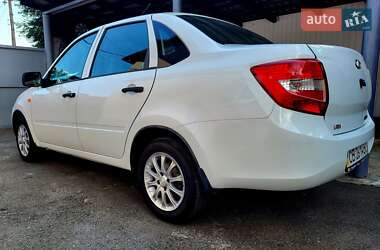 Седан ВАЗ 2190 Granta 2013 в 