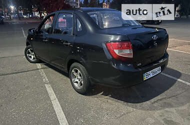 Седан ВАЗ 2190 Granta 2013 в 