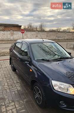 Седан ВАЗ / Lada 2190 Granta 2013 в Іванкові