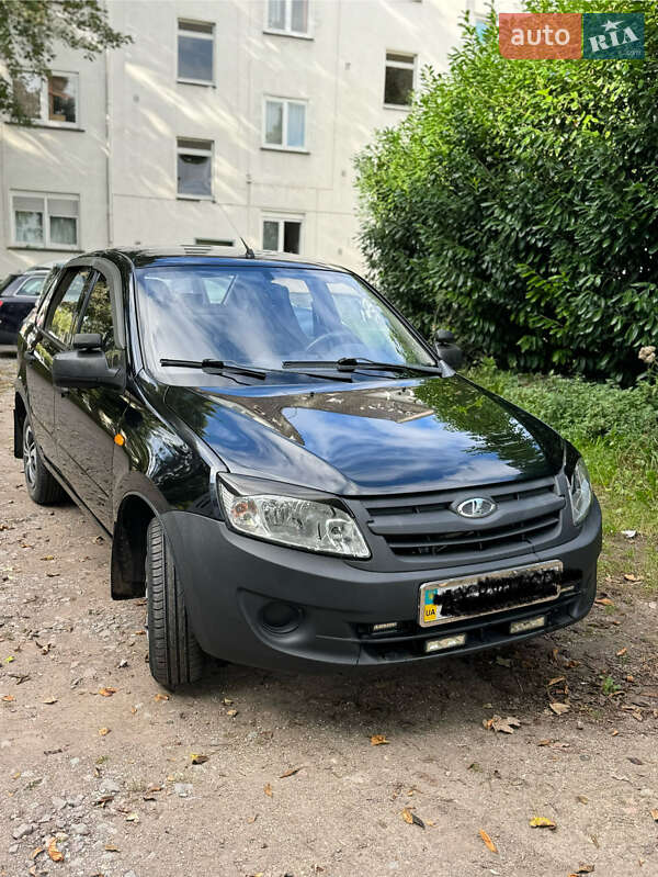 Седан ВАЗ / Lada 2190 Granta 2012 в Харькове