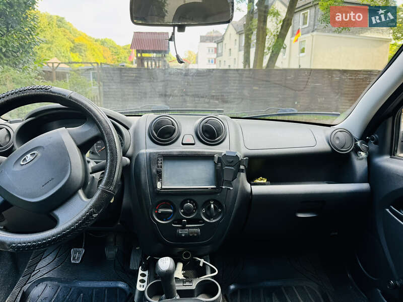 Седан ВАЗ / Lada 2190 Granta 2012 в Харькове