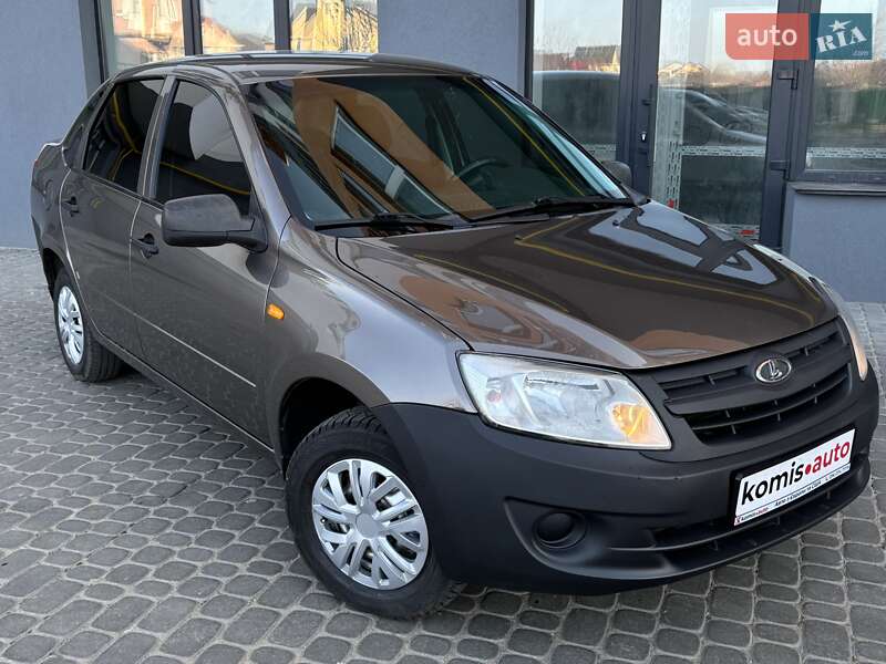 Седан ВАЗ / Lada 2190 Granta 2015 в Виннице