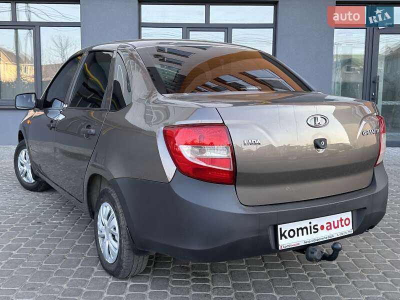 Седан ВАЗ / Lada 2190 Granta 2015 в Виннице