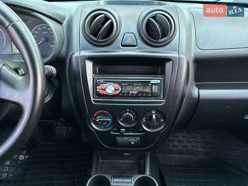 Седан ВАЗ / Lada 2190 Granta 2015 в Виннице
