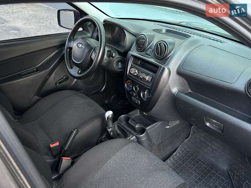 Седан ВАЗ / Lada 2190 Granta 2015 в Виннице