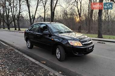 Седан ВАЗ / Lada 2190 Granta 2013 в Києві