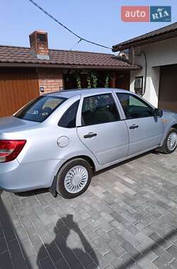 Седан ВАЗ 2190 Granta 2014 в 