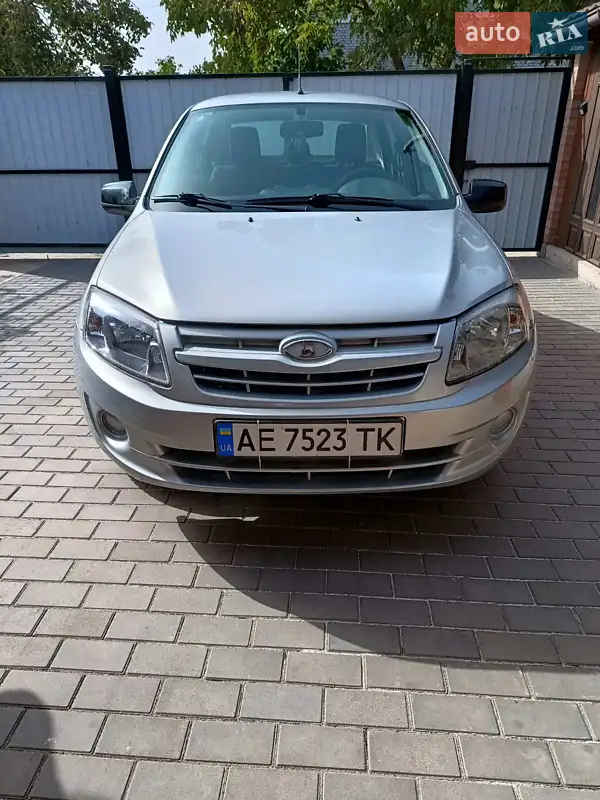 ВАЗ / Lada 2190 Granta 2014
