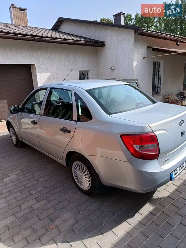 Седан ВАЗ / Lada 2190 Granta 2014 в Кривом Роге фото 5 Седан ВАЗ / Lada 2190 Granta 2014 в Кривом Роге