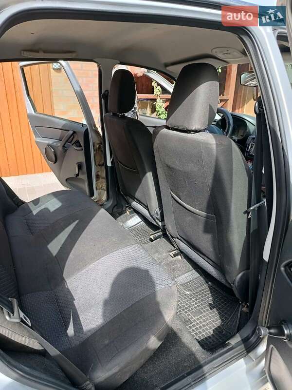 Седан ВАЗ / Lada 2190 Granta 2014 в Кривом Роге фото 9 Седан ВАЗ / Lada 2190 Granta 2014 в Кривом Роге
