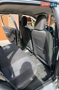 Седан ВАЗ 2190 Granta 2014 в 