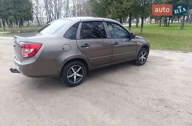 Седан ВАЗ 2190 Granta 2014 в 