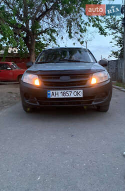 Седан ВАЗ 2190 Granta 2013 в 