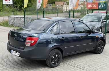 Седан ВАЗ 2190 Granta 2012 в 