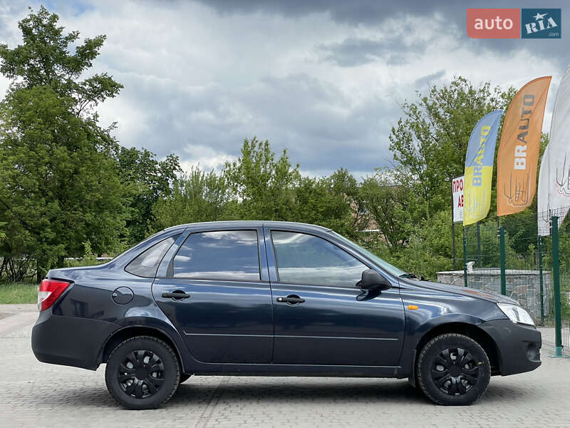 Седан ВАЗ / Lada 2190 Granta 2012 в Бердичеве
