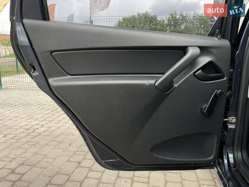 Седан ВАЗ / Lada 2190 Granta 2012 в Бердичеве