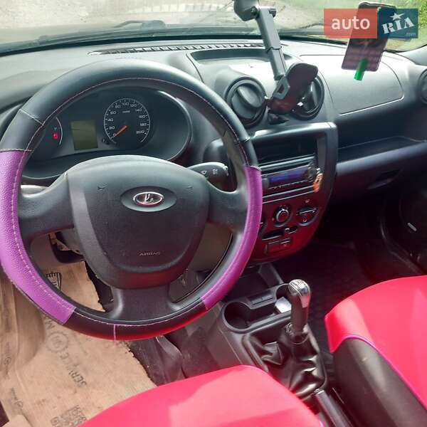 Седан ВАЗ / Lada 2190 Granta 2013 в Ярмолинцах