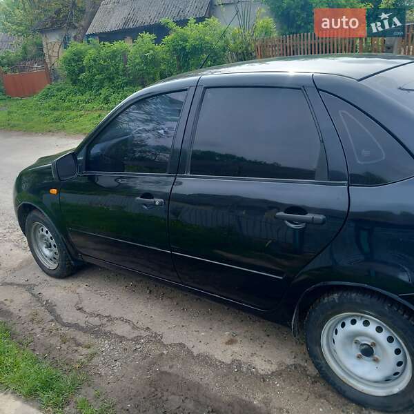 Седан ВАЗ / Lada 2190 Granta 2013 в Ярмолинцах