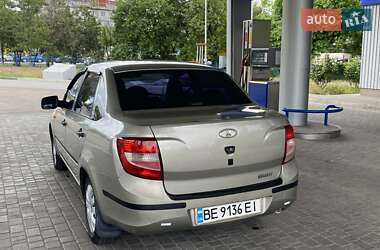 Седан ВАЗ 2190 Granta 2012 в 