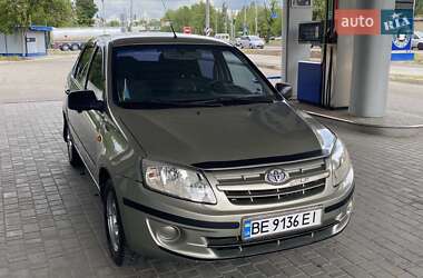Седан ВАЗ 2190 Granta 2012 в 