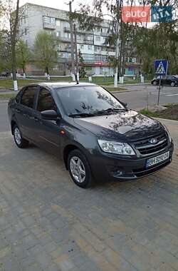Седан ВАЗ 2190 Granta 2015 в Сарате