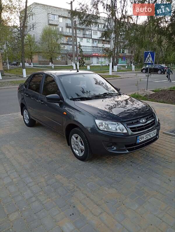 ВАЗ / Lada 2190 Granta 2015