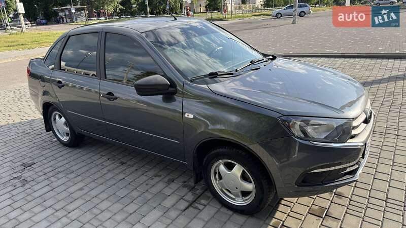 Седан ВАЗ / Lada 2190 Granta 2021 в Кременчуге