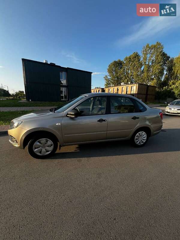 Седан ВАЗ / Lada 2190 Granta 2020 в Чернигове